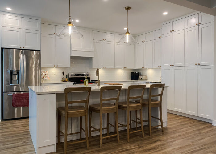Dream White RTA In-Stock kitchen cabinets & crisp cabinetry design in Cloverdale, Surrey, BC.