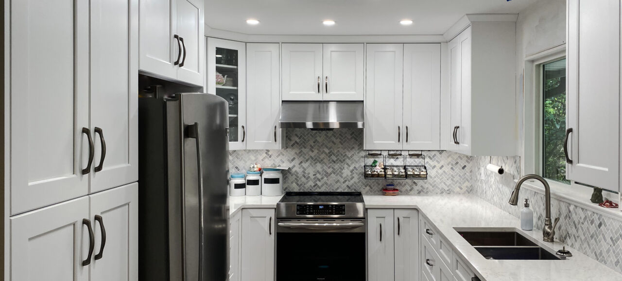 Affordable Dream White RTA In-stock Kitchen Cabinet & crisp cabinetry design in Brookswood, Langley, BC.