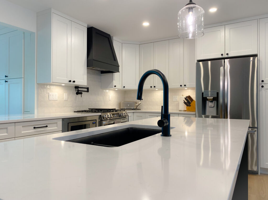 White Kitchen Cabinet & abundant lighting in Cloverdale, Surrey, BC.