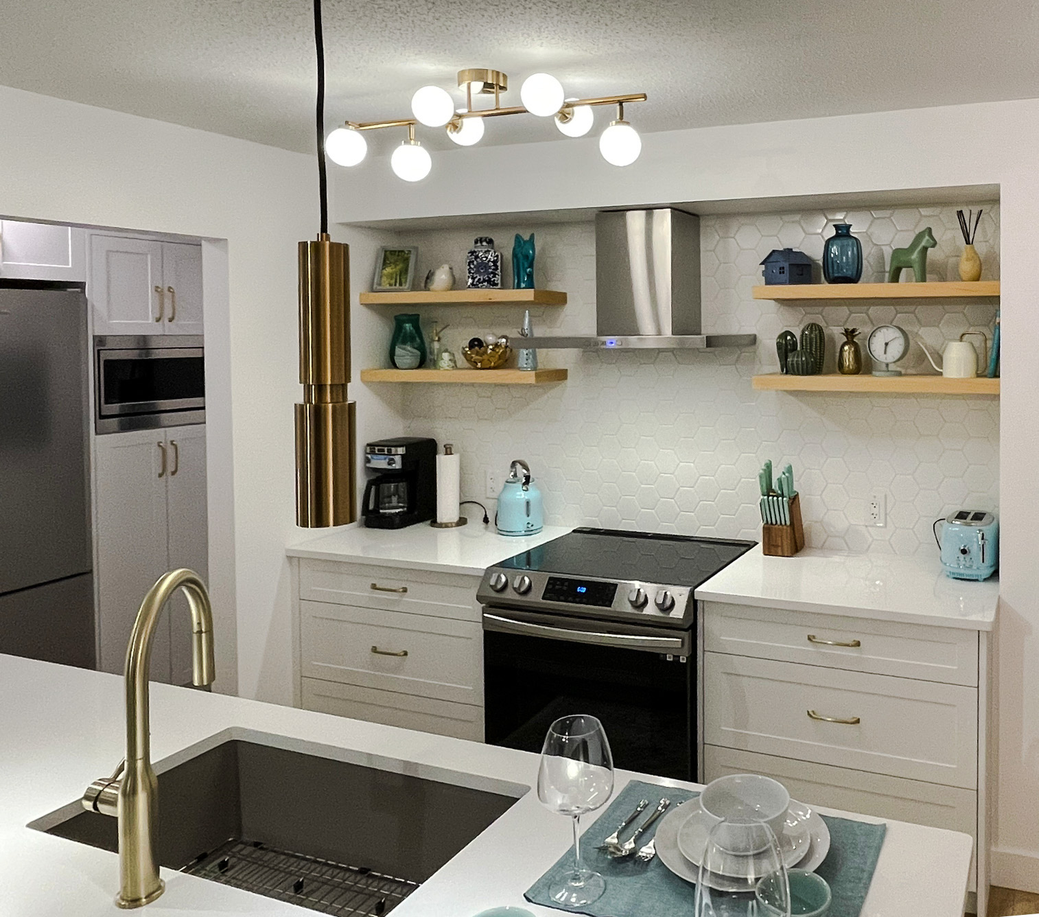 Support Local Series Custom Kitchen Cabinet & spacious island in Downtown Vancouver, BC.