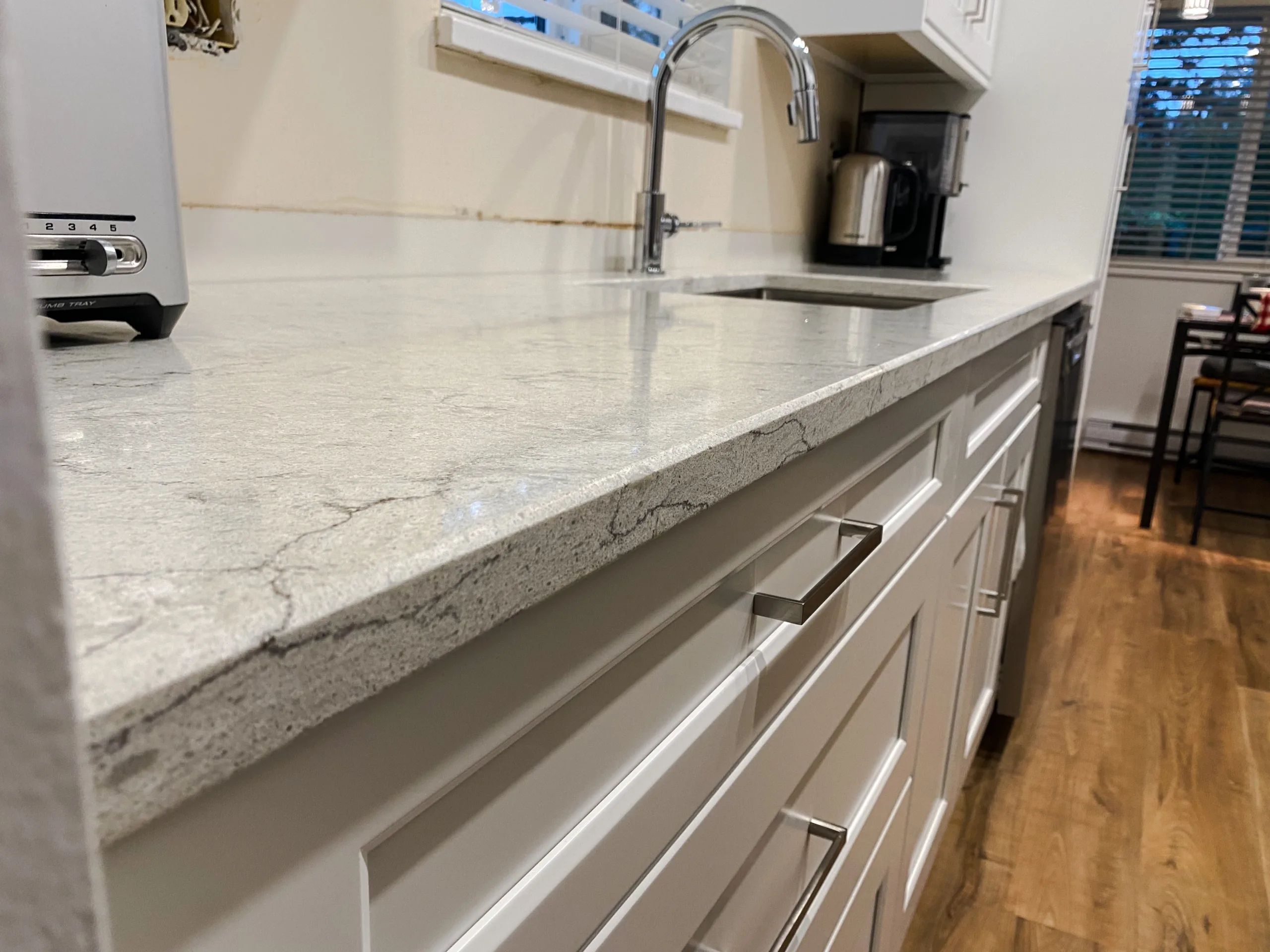pat_sue_kitchen_quartz_countertop_in_surrey.jpg Quartz Countertop in Surrey