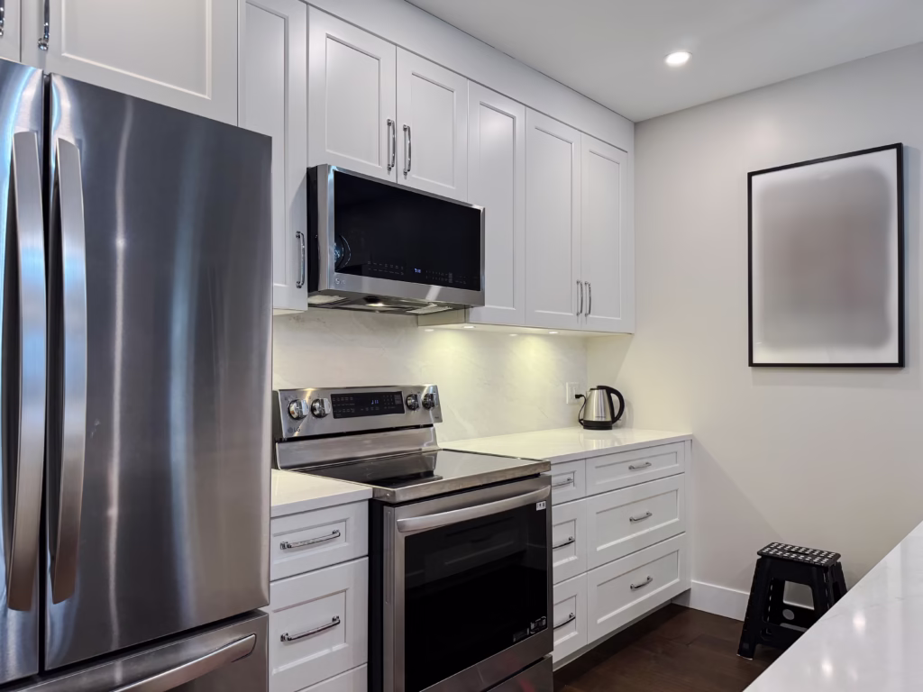 White Shaker Kitchen Cabinets