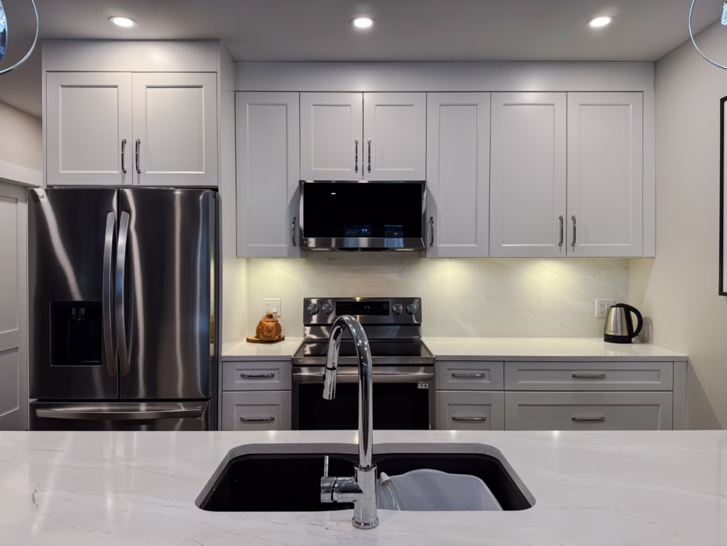 Mangata quartz backsplash & functional storage solutions in Queen's Park, New Westminster, BC.