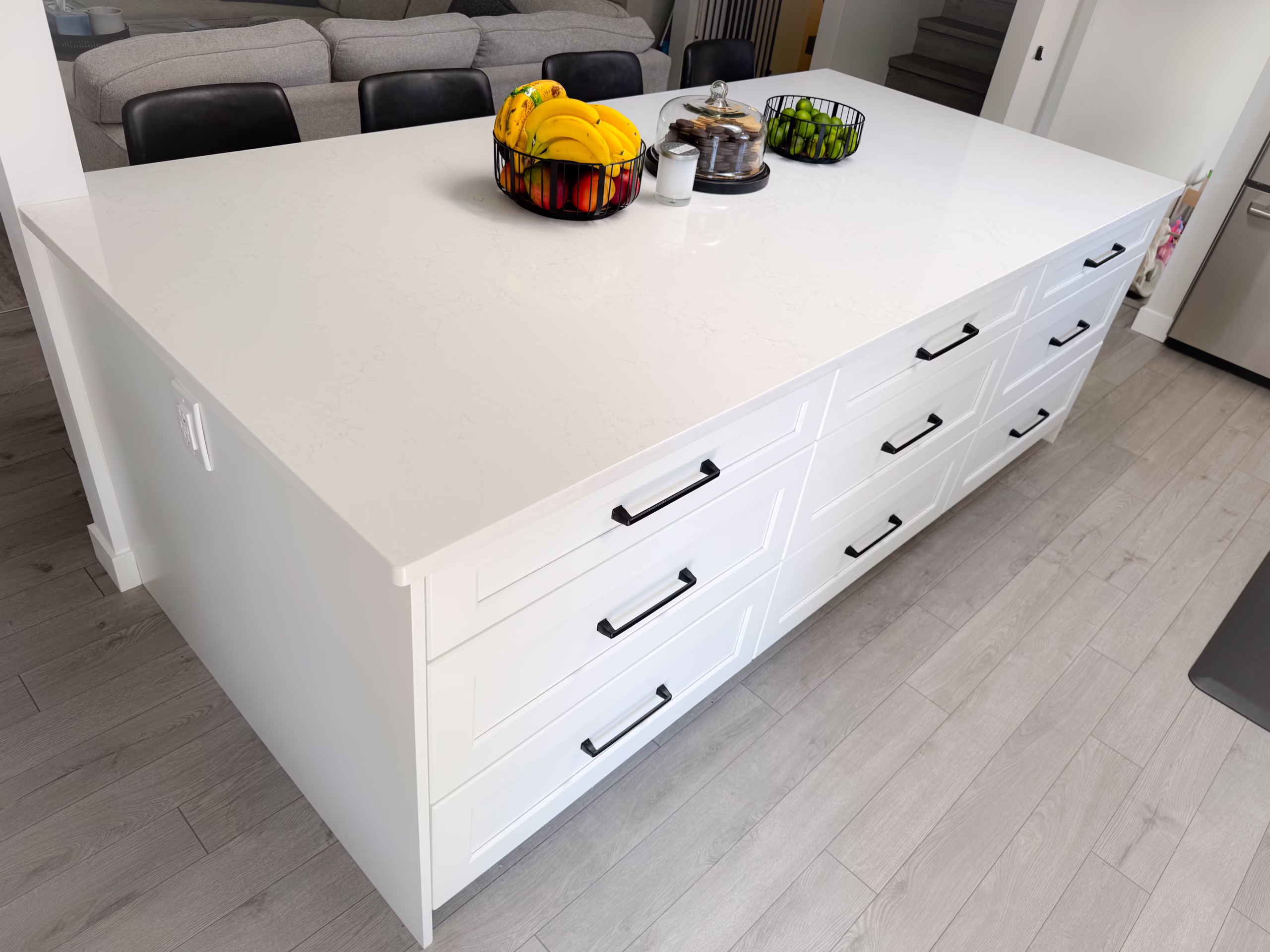 andrew_auzzie_kitchen_large_kitchen_island_with_polaris_quartz.jpg Large kitchen island with Polaris quartz — abundant natural lighting in South Meadows, Pitt Meadows, BC.